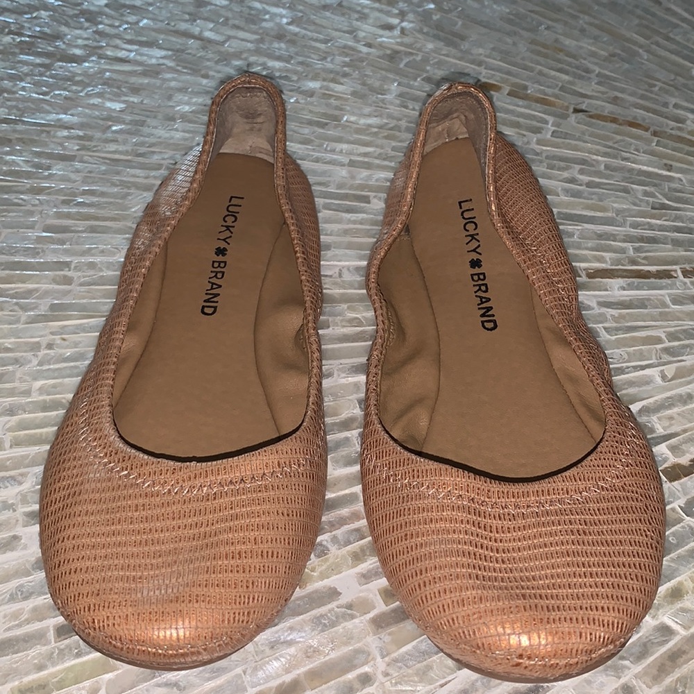Lucky Brand women shoes in Tan
